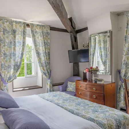 Hotel Logis Restaurant Château Bellevue 3*