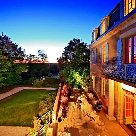 Hotel Logis Restaurant Chateau Bellevue 3*