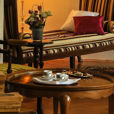 Logis Restaurant Chateau Bellevue Cazaubon