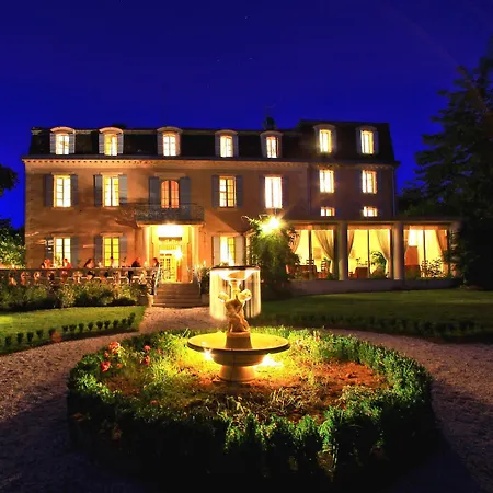 ホテル Logis Restaurant Chateau Bellevue Cazaubon