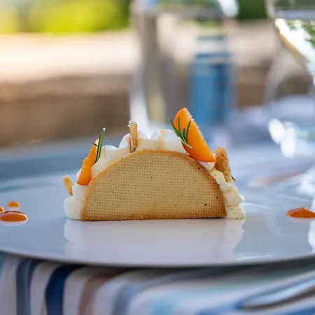 Logis Restaurant Chateau Bellevue 3* Казобон