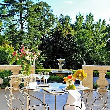 ホテル Logis Restaurant Chateau Bellevue 3*