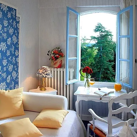 ホテル Logis Restaurant Chateau Bellevue 3*